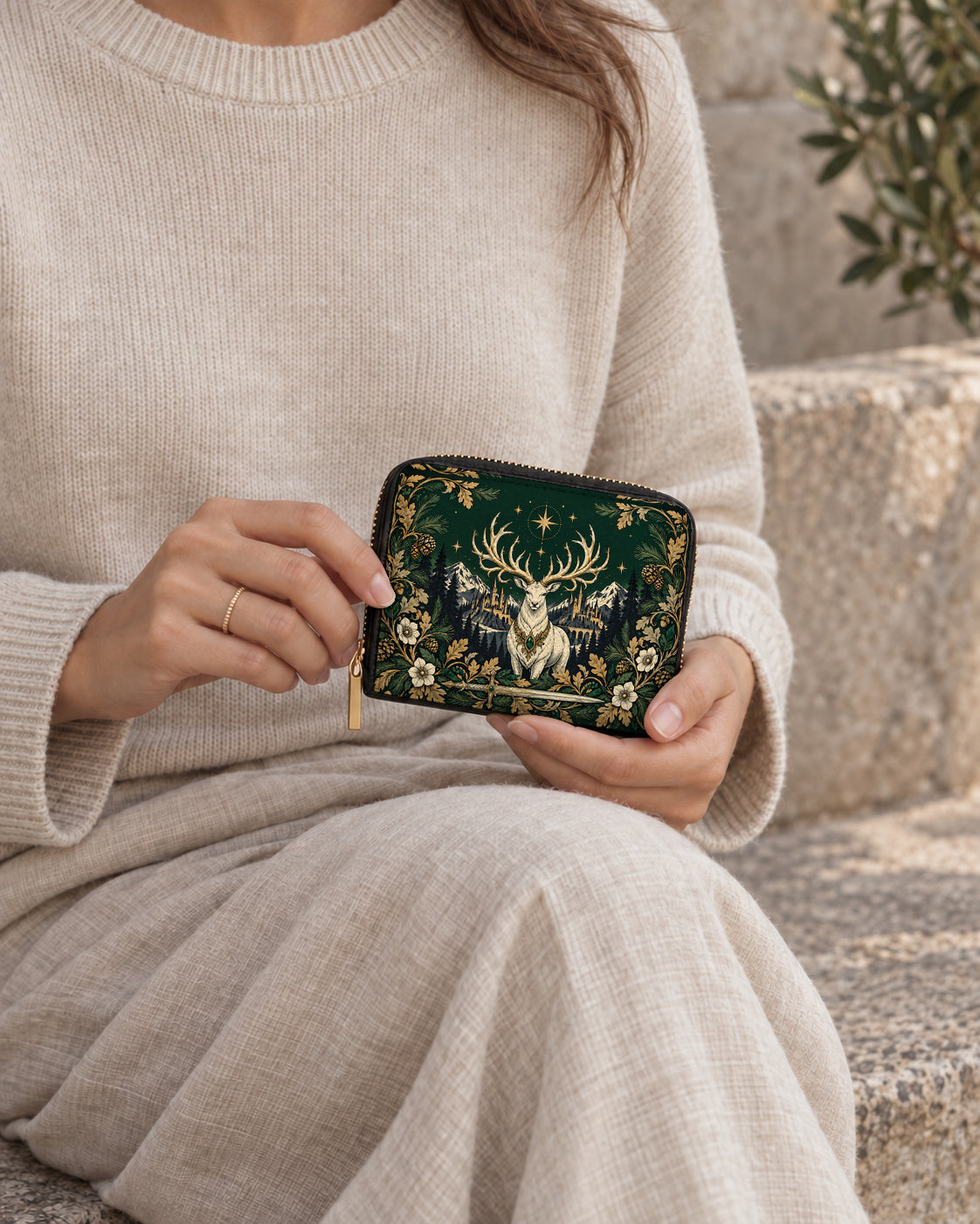 "The White Stag" Northern Court Mini Wallet